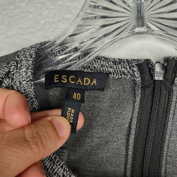 Escada Womans Size 40 ( US 10) Virgin Wool Sleeveless Top Full Back Zip - Picture 4 of 7